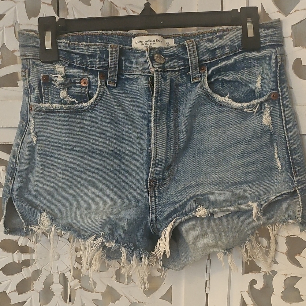 Abercrombie & Fitch The Mom Short High Rise Cut-offs